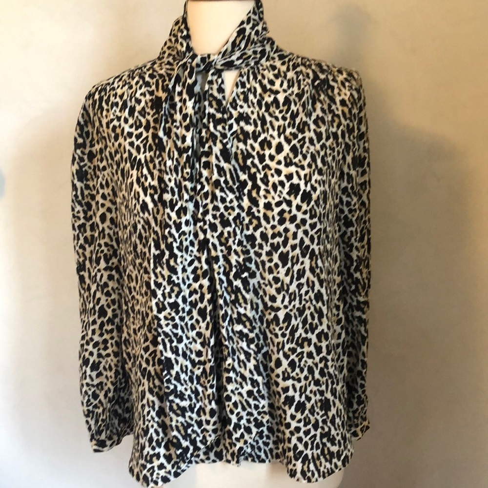 J.Crew 100% Silk Leopard print Blouse w/tie neck & long sleeves Size Medium - Picture 3 of 10